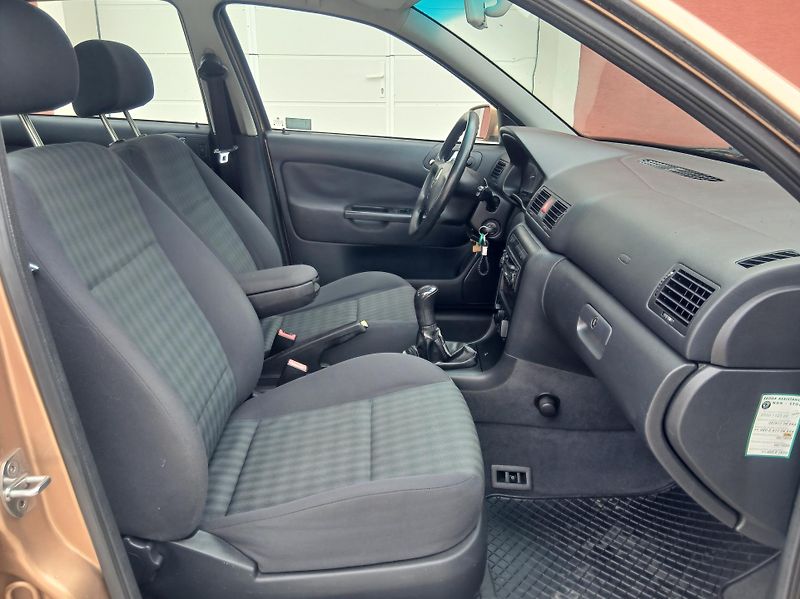 Škoda Octavia 1.9 TDi - fotka 15 z 29