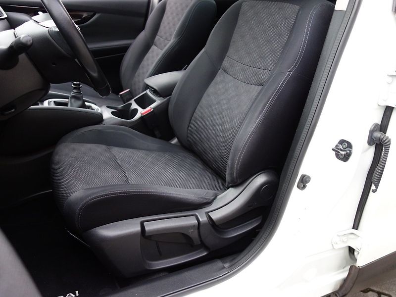 Nissan Qashqai (2017) 1.5dCi 81kW 6MAN -VÝBAVA! - fotka 22 z 42