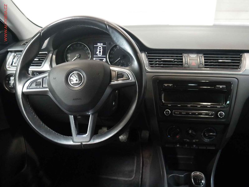 Škoda Rapid (2013) 1.6 TDI, 1.maj,ČR, Park. - fotka 11 z 14