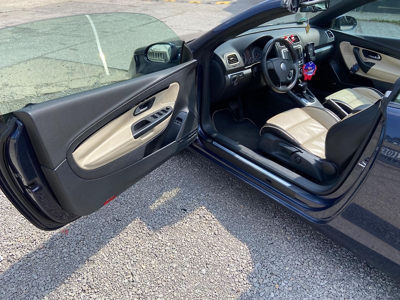 Volkswagen EOS (2007) 2.0 TDi 103kW, kabriolet - fotka 10 z 17
