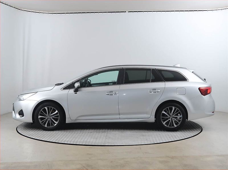 Toyota Avensis (2016) 2.0 D-4D, Serv.kniha, Navi - fotka 3 z 17