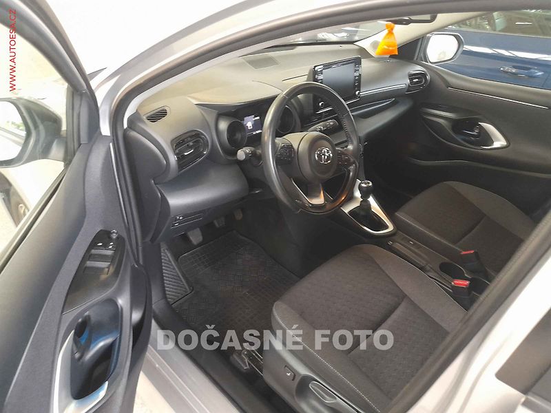 Toyota Yaris (2023) 1.5, ČR - fotka 3 z 3