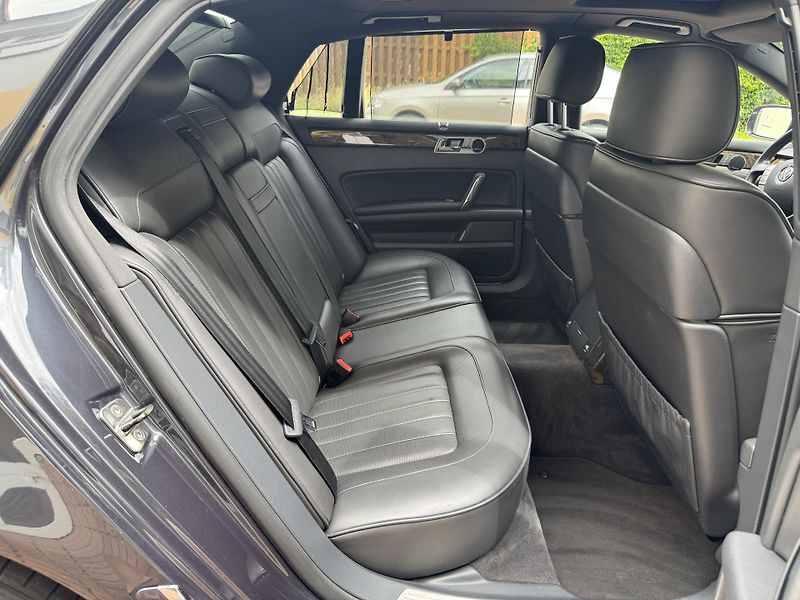 Volkswagen Phaeton (2011) 3.0TDI 176kW - fotka 17 z 22