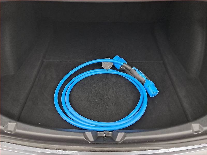Tesla Model 3 (2019) Long Range 4WD 78kWh, SoH 83% - fotka 23 z 23