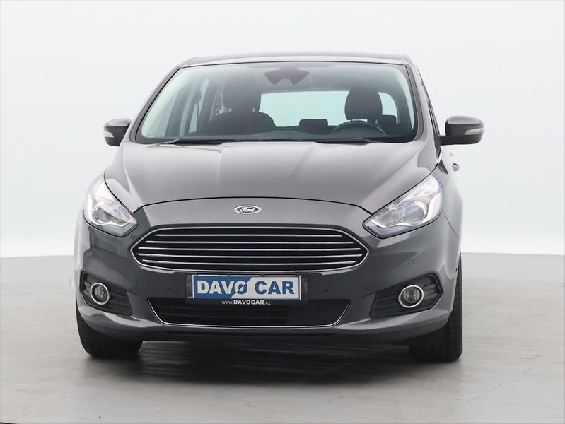 Ford S-MAX 2,0 TDCI 132kW Titanium - fotka 2 z 34