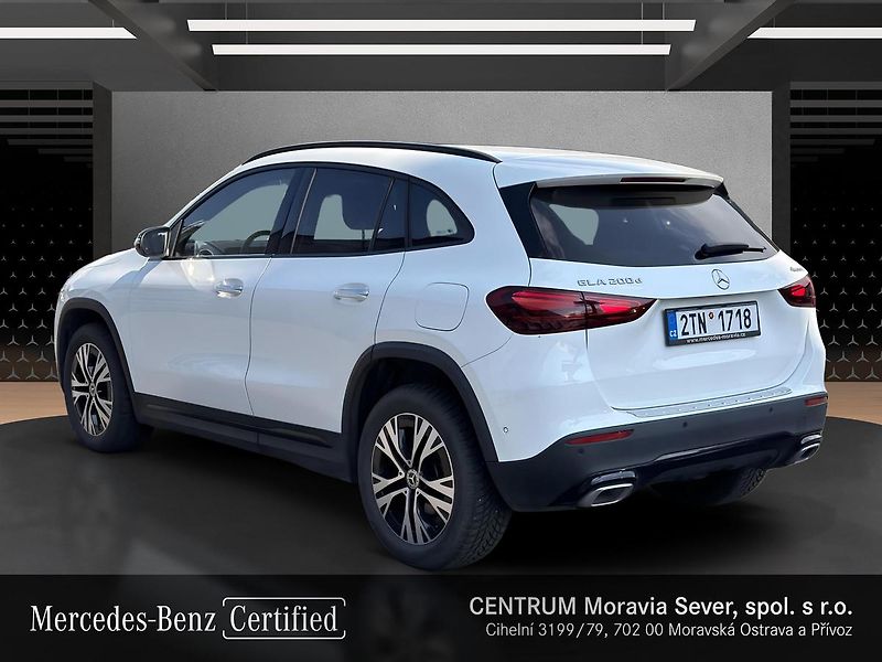 Mercedes-Benz GLA 200d 4MATIC - fotka 3 z 17