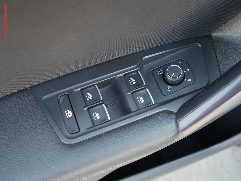 Volkswagen Tiguan Allspace (2021) 2.0 TDi 4Motion, 1.maj,ČR - fotka 11 z 22
