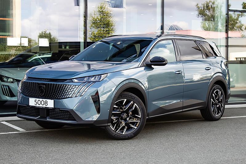 Peugeot 5008 (2026) 1,2 ALLURE Hybrid 145 e-DCS6 - fotografie inzerátu