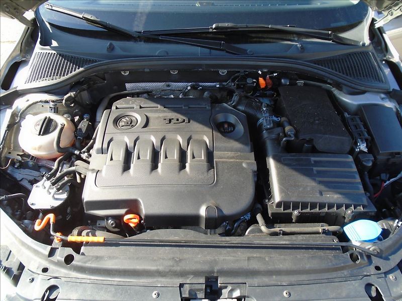 Škoda Octavia 1,6 - fotka 22 z 27