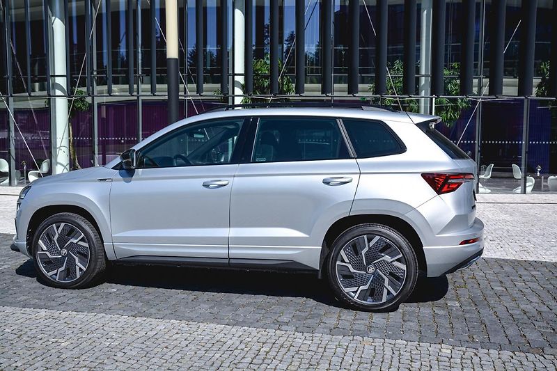 Škoda Karoq 2,0Tdi Exclusive 7ST DSG 4x4 Z - fotka 10 z 33