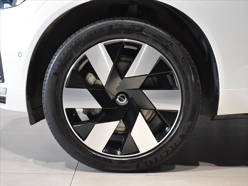 Volvo XC60 2,0 T8 AWD Ultra B&W,Panorama - fotka 8 z 29