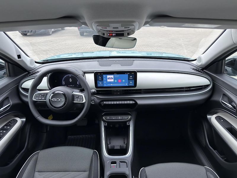 Fiat 600 (2026)  La Prima 1.2 Turbo Hybrid 145 - fotka 24 z 24