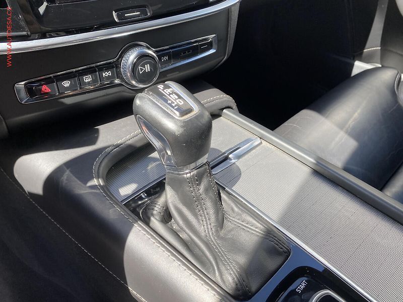 Volvo S90 (2017) 2.0 D5 AWD, ČR, Inscription - fotka 16 z 19
