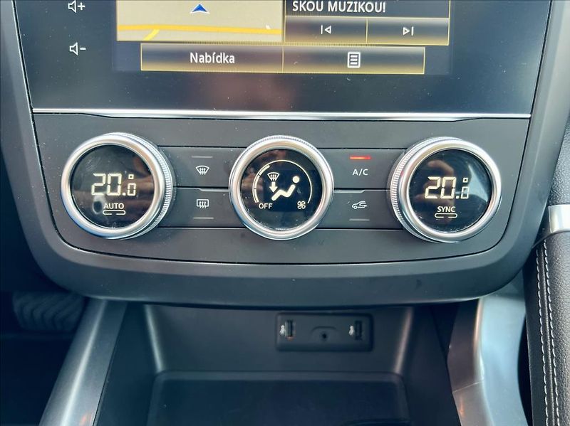 Renault Kadjar 1,5 Blue dCi Intense / LED - fotka 33 z 50