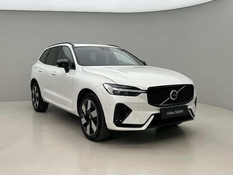 Volvo XC60 T6 AWD DARK PLUS CZ 1. maj. - fotka 8 z 49