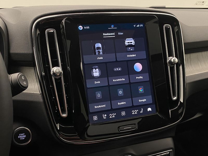 Volvo XC40 (2026) B4 AUT DARK PLUS - fotka 47 z 65
