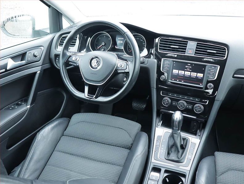 Volkswagen Golf (2015) Highline 2.0 TDI, Automat - fotka 7 z 20