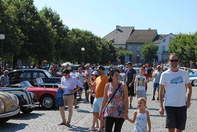 Veterány se sjely do Veselí nad Lužnicí na Selské Baroko 2023.