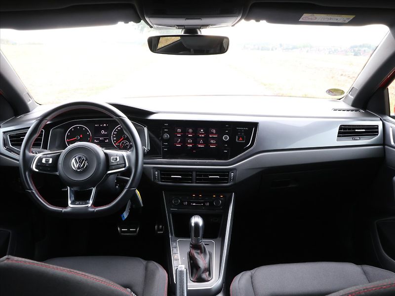 Volkswagen Polo 2,0 TSI GTI 147kW DSG LED Beat - fotka 20 z 28