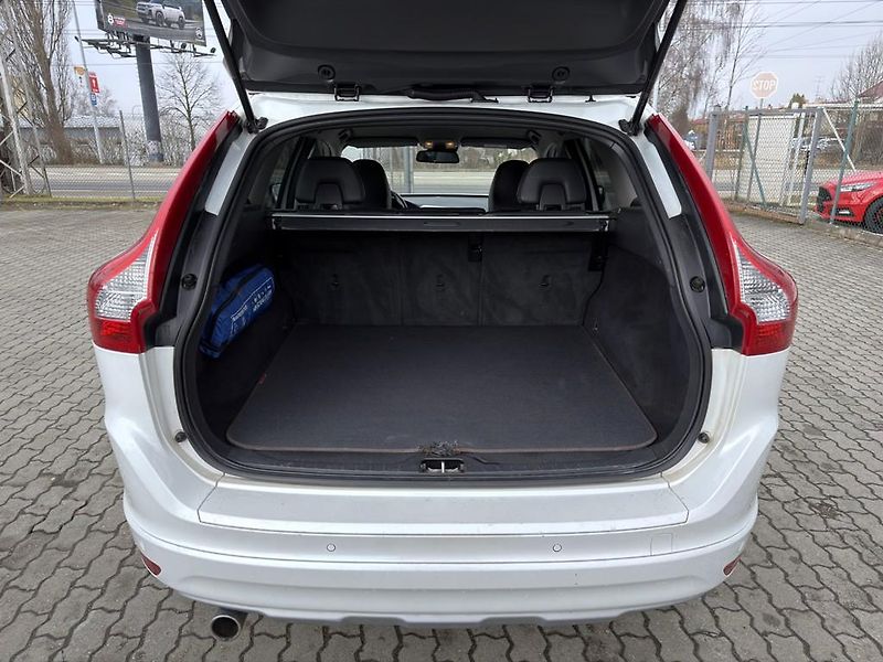 Volvo XC60 2.0 D3 110 kW OCEAN RACE - fotka 8 z 19