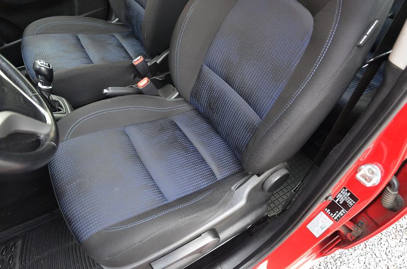 Hyundai ix20 (2013) 1.4i 66kW / ČR / 1.MAJITEL - fotka 17 z 30