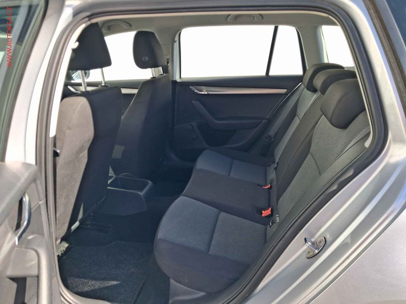 Škoda Octavia (2014) 1.2 TSi, Active, +kola - fotka 10 z 17