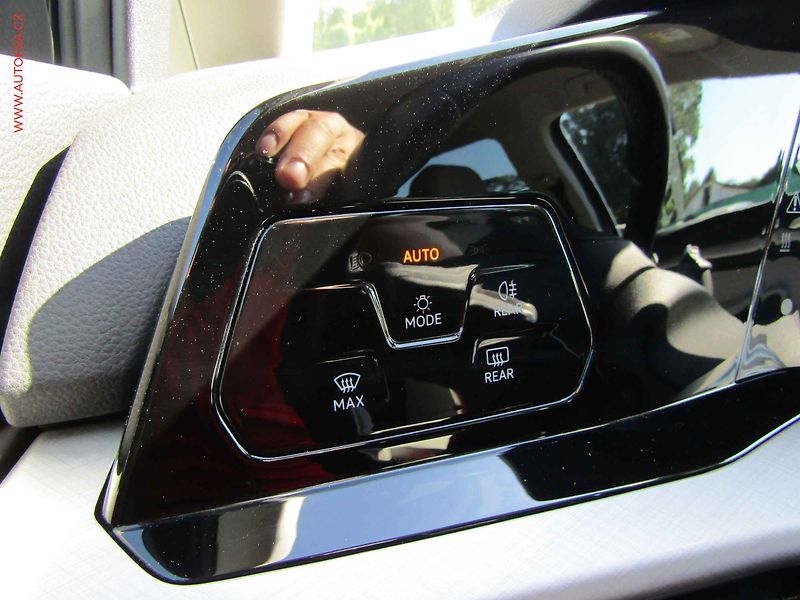 Volkswagen Golf (2022) 1.6TDi, LED, DSG - fotka 16 z 21