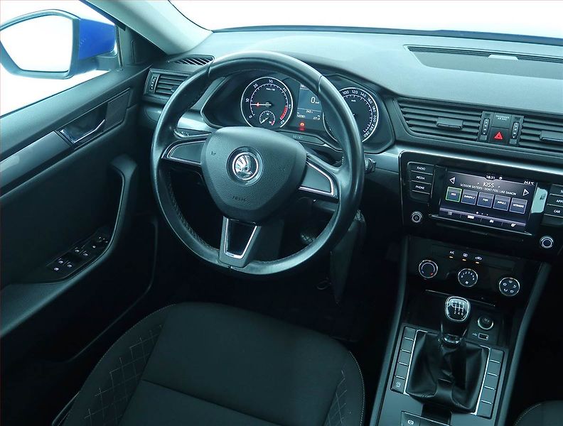 Škoda Superb (2019) 2.0 TDI, Park. senzory - fotka 7 z 16