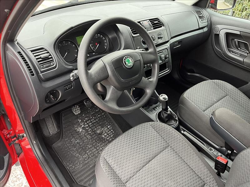 Škoda Fabia 1,2 TSi KLIMA 2x KOLA STK 1/28 - fotka 9 z 32