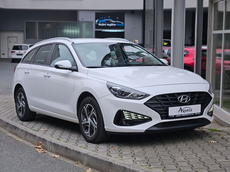 Hyundai i30 1,5i, Comfort 16, 1.majitel - fotka 7 z 32