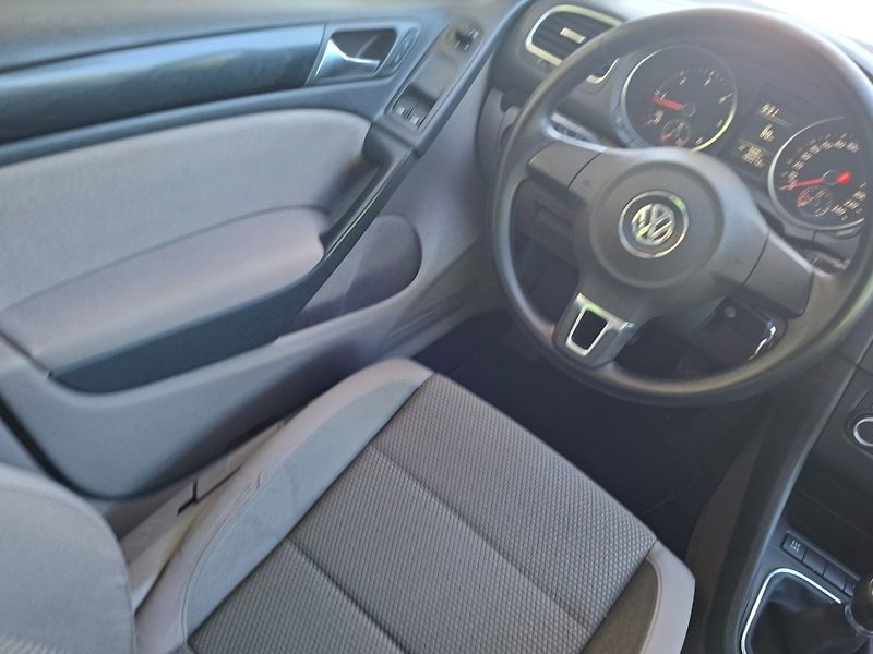 Volkswagen Golf (2009) 2.0TDI 103kW 4MOT -TAŽ.ZAŘ. - fotka 11 z 44