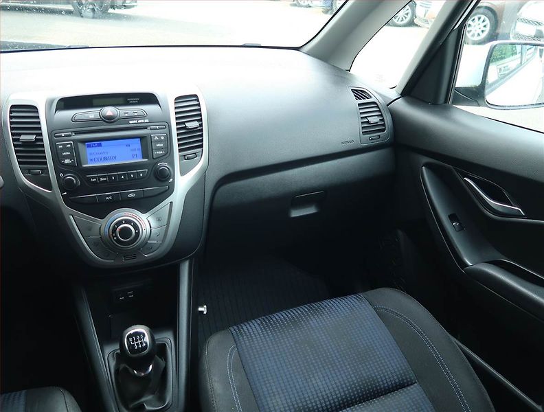 Hyundai ix20 (2016) 1.4 CRDi - fotka 8 z 14