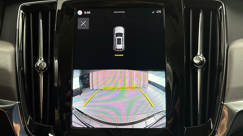 Volvo V90 2.0 B5 AUT Plus Dark - fotka 12 z 31