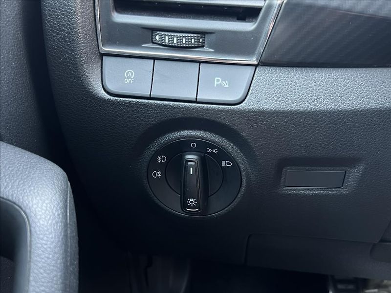 Škoda Fabia 1,0 MPi MONTE CARLO BC LED AC - fotka 24 z 35