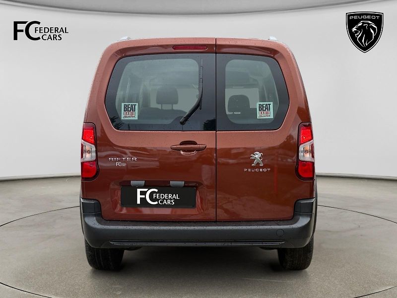 Peugeot Rifter ACTIVE 1.2 PureTech 110 S&S - fotka 4 z 24