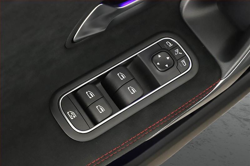 Mercedes-Benz Třídy A (2025) A 250 e, AMG Line, Navigace - fotka 19 z 24