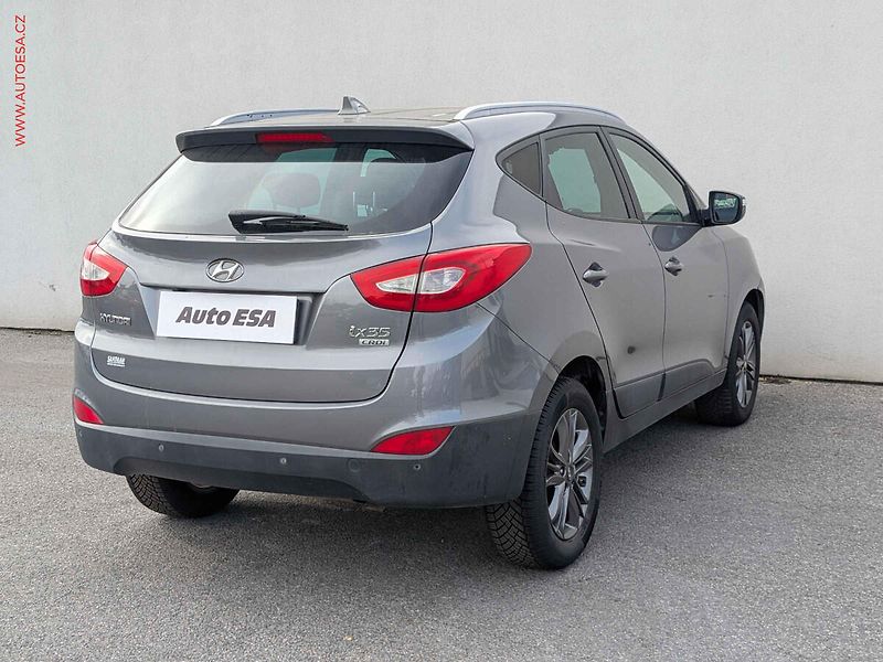 Hyundai ix35 (2013) 1.7 CRDi, Navi, kamera - fotka 4 z 20