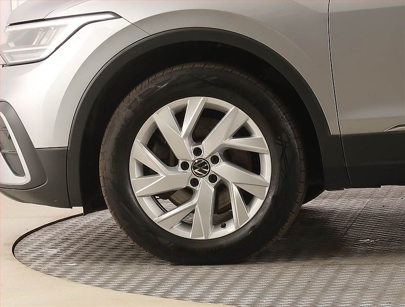 Volkswagen Tiguan Allspace (2022) Life 2.0 TDI, digi klima - fotka 15 z 31