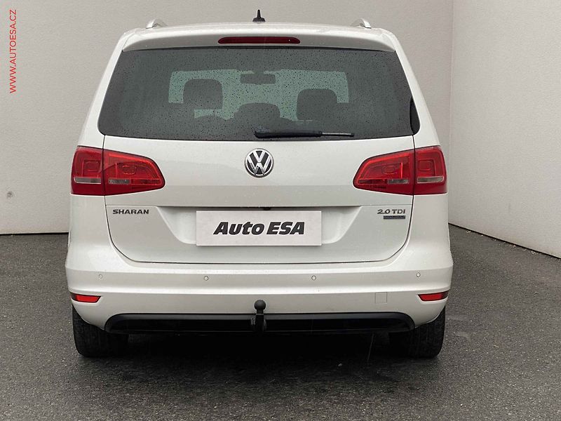 Volkswagen Sharan (2014) 2.0 TDi, Highline, DSG, panor - fotka 5 z 19