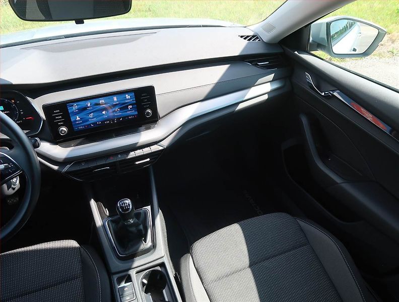 Škoda Octavia (2022) Ambition 2.0 TDI, ČR,1.maj - fotka 8 z 16