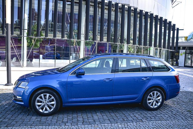 Škoda Octavia Combi 1.5 Tsi G-Tec Style 7st  - fotka 13 z 25