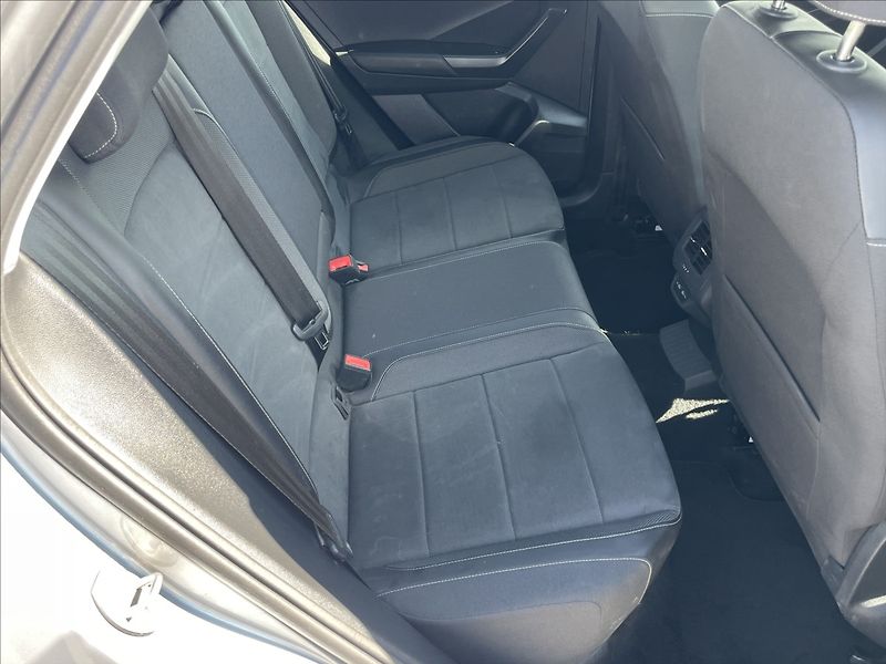 Volkswagen T-Roc 2,0 TDi 110kw DSG Style LED Ra - fotka 11 z 37
