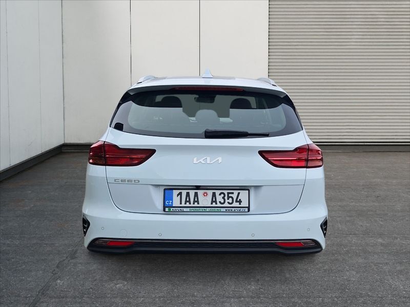 Kia Ceed 1,0 TGDI Spin - fotka 4 z 11