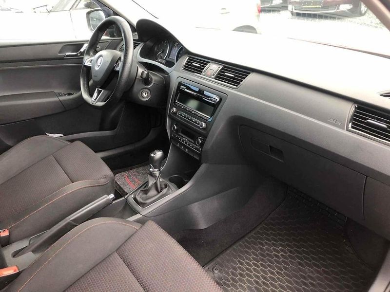 Škoda Rapid (2014) 1.2TSI StylePLUS Spaceback - fotka 8 z 13