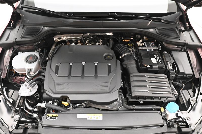 Volkswagen Golf 2,0 TDI 110kW DSG Life Záruka - fotka 9 z 29