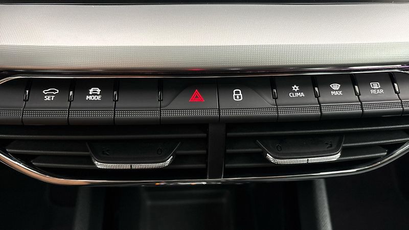 Škoda Octavia 2.0 TDI DSG Style Combi - fotka 13 z 27