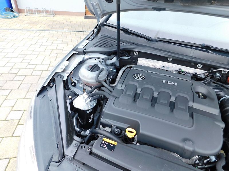 Volkswagen Golf (2016) VII KOMBI 2.0 TDi - fotka 22 z 33