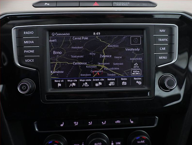 Volkswagen Passat (2015) 2.0 TDI, Automat, Navi - fotka 13 z 18