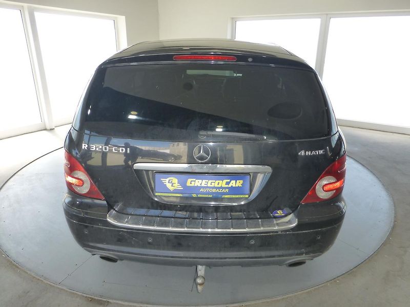 Mercedes-Benz Třídy R (2008) 320CDI*PANORAMA*VYHŘ.S**7 MÍST - fotka 6 z 22