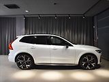 Volvo XC60 2,0 T8 AWD Ultra B&W,masáže, - náhled 2